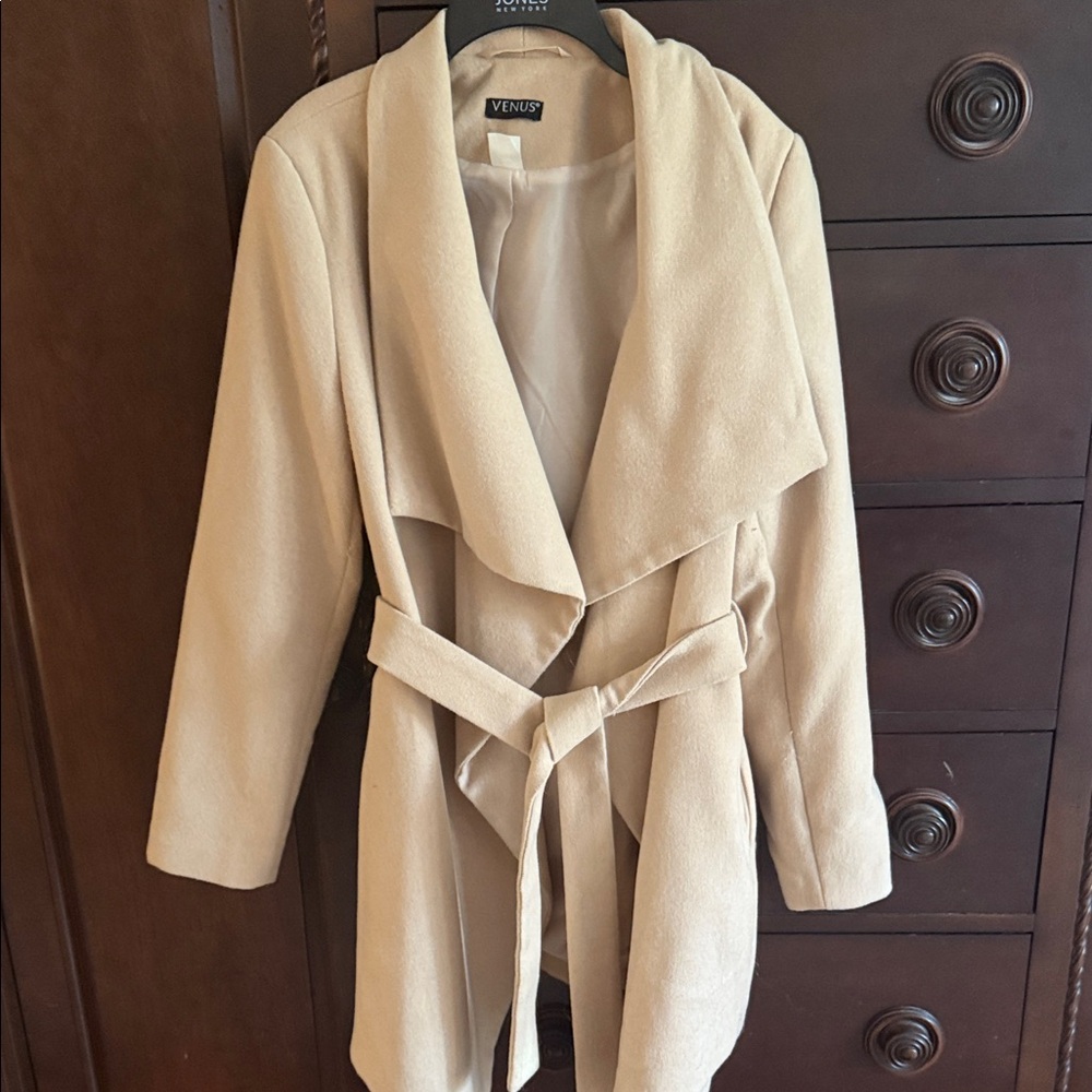 VENUS Women's Tan Trench Coat